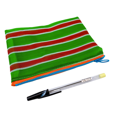 台湾漁師網バッグ地 仕切り付マルチポーチ ボーダー柄（グリーン・レッド・ホワイト）｜茄芷袋拉鍊包 紅綠白線條款（本体・ファスナーの色はランダム出荷）※ご購入の場合、色の原因で返品・交換は対応不可