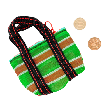 ミニ漁師網バッグ コインケース（小銭入れ﻿）ボーダー柄（グリーン・レッド・ホワイト）｜迷你茄芷袋零錢包 紅綠白線條款（本体・ファスナーの色はランダム出荷）※ご購入の場合、色の原因で返品・交換は対応不可