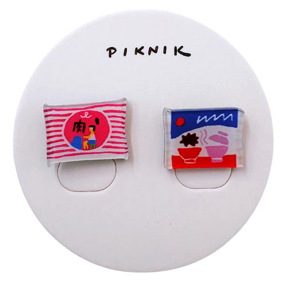 日日野餐 PIKNIK ピンバッジ 維力ジャージャー麺＆統一肉燥麺（肉そぼろインスタント麺）｜日日野餐 PIKNIK 別針（徽章） 台灣文化系列 炸醬泡麵＋肉燥泡麵