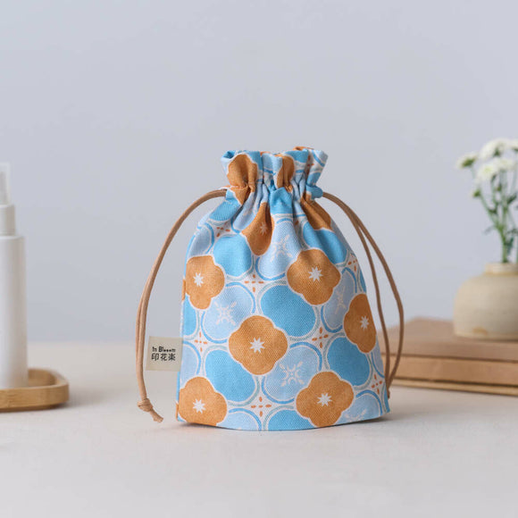 印花楽 巾着ポーチ レトロ窓ガラス柄18号 アプリコットオレンジ×ブルー｜束口小物袋 玻璃海棠18號 杏桃橘藍