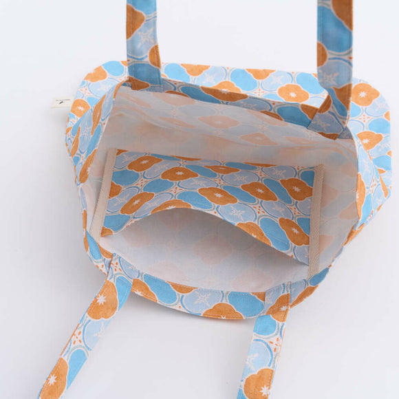 印花楽 角丸トートバッグ レトロ窓ガラス柄18号 アプリコットオレンジ×ブルー｜圓角方形購物袋 玻璃海棠18號 杏桃橘藍