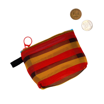 台湾漁師網バッグ地 コインケース（小銭入れ﻿）ボーダー柄（オレンジ・ブラック・レッド） ｜茄芷零錢包 橘黑紅條紋款（本体・ファスナーの色はランダム出荷）※ご購入の場合、色の原因で返品・交換は対応不可