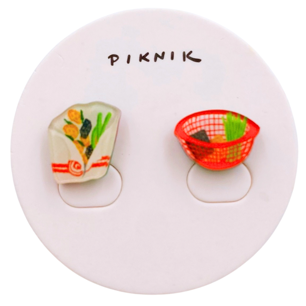 日日野餐 PIKNIK ピンバッジ 台湾屋台料理・鹹酥鶏（イエンスージー・台湾風からあげ）｜日日野餐 PIKNIK 別針（徽章） 台灣文化系列 台灣小吃鹹酥雞+籃子