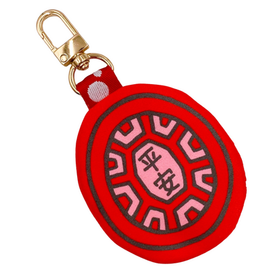 茚 Yin Taiwan 紅亀粿（紅亀餅・アンンクークエ）お守り袋（エアタグケース・AirTag・パスケース）平安 キーホルダー｜紅龜粿平安符袋 平安（可放AirTag・悠遊卡）鑰匙圈