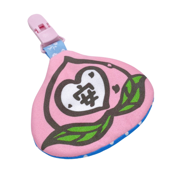 茚 Yin Taiwan 紅桃粿（紅桃餅・アンモークエ）お守り袋（エアタグケース・AirTag・パスケース）安 クリップ式｜紅桃粿平安符袋 平安（可放AirTag・悠遊卡）夾式