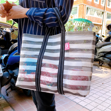 Taiwan Love オリジナル モノトーンボーダー（ブラック・グレー） 台湾漁師網バッグ ナイロンバッグ (茄芷袋) 台湾製｜小さめMサイズ（4号）｜コットン布持ち手タイプ｜Taiwan Love 黑白條紋 茄芷袋 4號