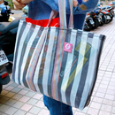 Taiwan Love オリジナル モノトーンストライプ柄（ブラック・グレー） 台湾漁師網バッグ ナイロンバッグ (茄芷袋) 台湾製｜小さめMサイズ（4号）｜コットン布持ち手タイプ（ピンク）｜Taiwan Love 黑灰直條紋款 茄芷袋 4號
