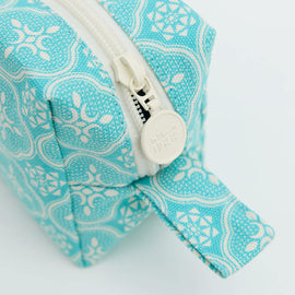 印花楽 長方形ポーチ ファスナー付き レトロ窓ガラス柄 アイスブルーグリーン｜拉鏈長方收納包 玻璃海棠 冰晶藍綠