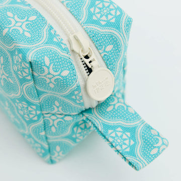 印花楽 長方形ポーチ ファスナー付き レトロ窓ガラス柄 アイスブルーグリーン｜拉鏈長方收納包 玻璃海棠 冰晶藍綠