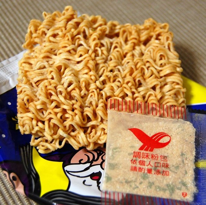 統一 科学麺 コンソメ味｜統一科學麵 鶏汁香葱 40g | Taiwan