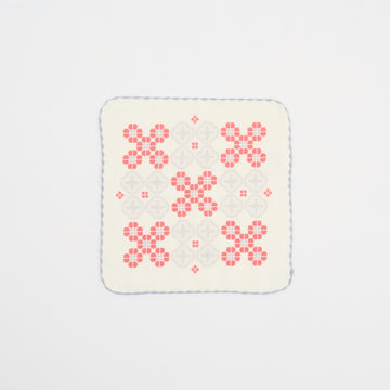 印花楽 ガーゼハンカチ 海棠タイル 春梅レッド｜紗布方塊巾 海棠花磚 春梅紅