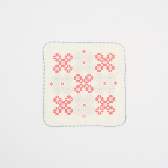 印花楽 ガーゼハンカチ 海棠タイル 春梅レッド｜紗布方塊巾 海棠花磚 春梅紅