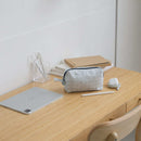 印花楽 長方形ポーチ ファスナー付き レトロ窓ガラス柄 グレイッシュブルー｜拉鏈長方收納包 玻璃海棠 寧靜灰藍