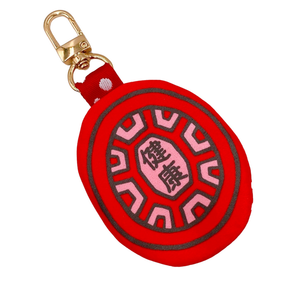 茚 Yin Taiwan 紅亀粿（紅亀餅・アンンクークエ）お守り袋（エアタグケース・AirTag・パスケース）健康 キーホルダー｜紅龜粿平安符袋 健康（可放AirTag・悠遊卡）鑰匙圈
