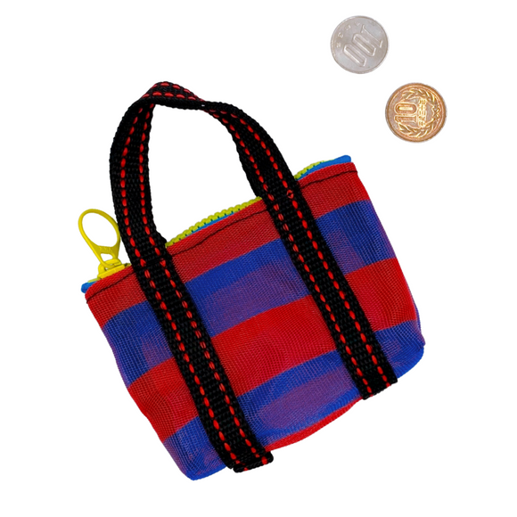 ミニ漁師網バッグ コインケース（小銭入れ﻿）ボーダー柄（ブルー・レッド） ｜迷你茄芷袋零錢包 藍紅條紋（本体・ファスナーの色はランダム出荷）※ご購入の場合、色の原因で返品・交換は対応不可