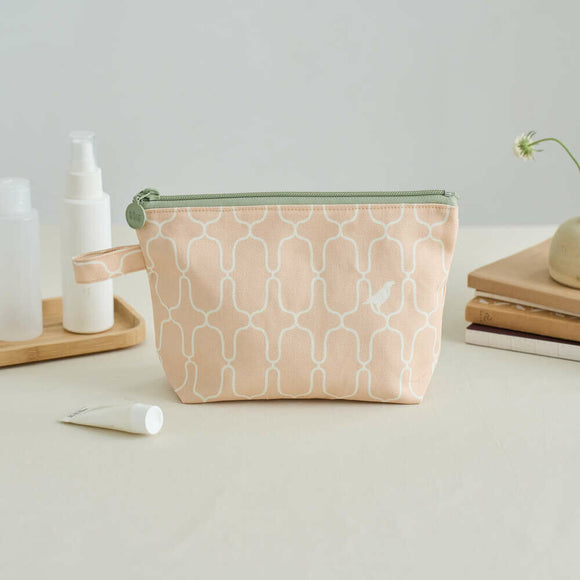 印花楽 台形ポーチ ファスナー付き 鉄窓花5号 コーラルオレンジ｜拉鏈梯形收納包 鐵花窗5號 珊瑚橘粉