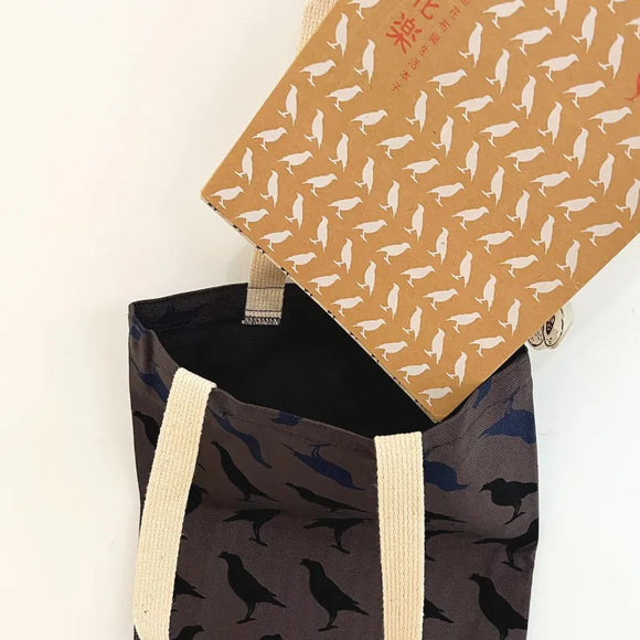 印花楽 布製トートバッグ 台湾八哥5号 職人グレーブラック｜花布小書袋 台灣八哥5號 工匠灰黑