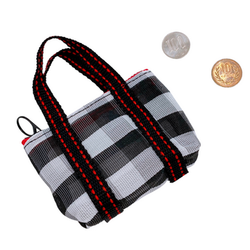ミニ漁師網バッグ コインケース（小銭入れ﻿）チェック柄 モノトーン（ブラック・ホワイト）｜迷你茄芷袋零錢包 黑白格紋（本体・ファスナーの色はランダム出荷）※ご購入の場合、色の原因で返品・交換は対応不可