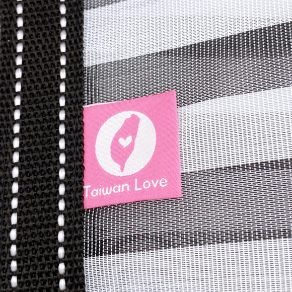 Taiwan Love オリジナル モノトーンボーダー（ブラック・グレー） 台湾漁師網バッグ ナイロンバッグ (茄芷袋) 台湾製｜小さめMサイズ（4号）｜ファスナー付きショルダーストラップタイプ｜Taiwan Love 黑白條紋 肩背拉鍊茄芷袋 4號