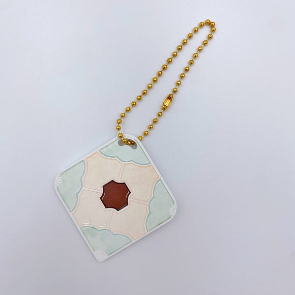 台湾マジョリカタイル柄 キーホルダー型 台湾交通系ICカード 碧翠庭前（ビーツィティンチェン）｜台灣花磚造型悠遊卡