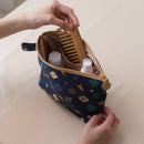 印花楽 台形ポーチ ファスナー付き クラシック柄 落ち着きブルー｜拉鏈梯形收納包 經典花色 沉穩藍
