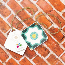 台湾マジョリカタイル柄 キーホルダー型 台湾交通系ICカード 富貴花鞠（フーグイーファジュ）｜台灣花磚造型悠遊卡