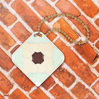 台湾マジョリカタイル柄 キーホルダー型 台湾交通系ICカード 碧翠庭前（ビーツィティンチェン）｜台灣花磚造型悠遊卡