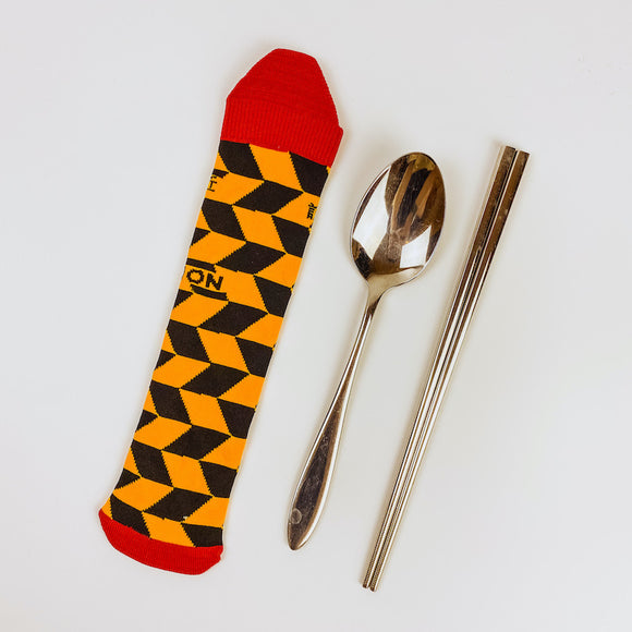 Cosi 台湾 施工現場用 バリケードテープ柄 ブラック 台湾製 携帯用食器収納袋｜臺灣色彩系列 施工帶（黑）環保餐具套