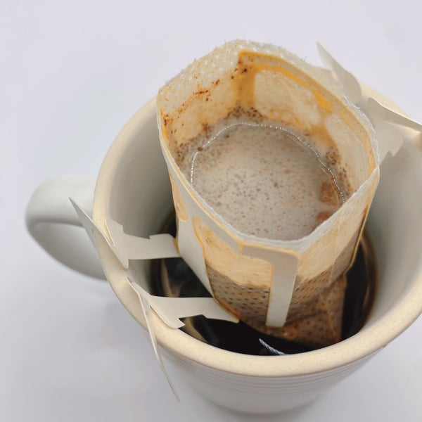台湾嘉義 mnisland coffee 睦嶋珈琲所 シングルオリジン ドリップコーヒーバッグ｜パプアニューギニア AA ウエストハイランド コルグア農園 水洗式（浅〜中煎り）｜新幾內亞 黑十字 AA 鐵比卡 水洗（中淺焙）咖啡掛耳包