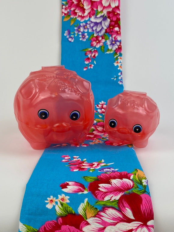 台湾の縁起物 子豚の貯金箱（小）｜カラー：ピンク・ブルー・ゴールド（半透明）｜古早味台灣豬公撲滿 半透明 紅・藍・金黃色