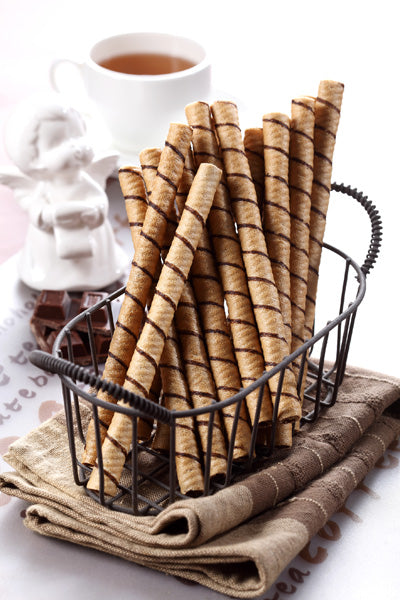 黒師傅 ウエハースロール チョコ味｜黑師傅捲心酥 巧克力 400g（大容量・缶入り）