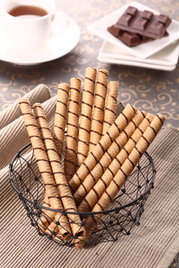 黒師傅 ウエハースロール チョコ味｜黑師傅捲心酥 巧克力 400g（大容量・缶入り）