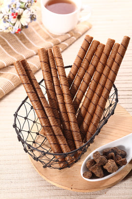 黒師傅 ウエハースロール 黒糖味｜黑師傅捲心酥 黑糖 400g（大容量・缶入り）