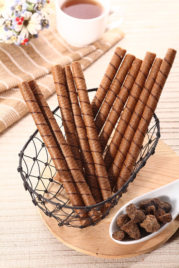 黒師傅 ウエハースロール 黒糖味｜黑師傅捲心酥 黑糖 400g（大容量・缶入り）