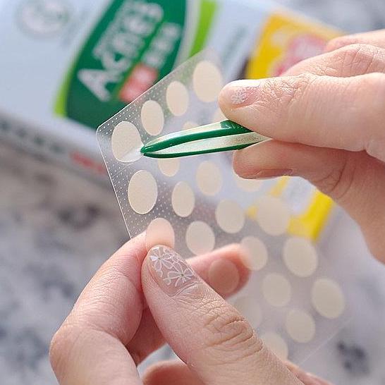 台湾メンソレータム Acnes ニキビパッチ（ニキビ隠しシール）抗菌単一型 スリムタイプ 35枚入｜曼秀雷敦 抗菌痘痘貼 小痘痘專用｜男女兼用